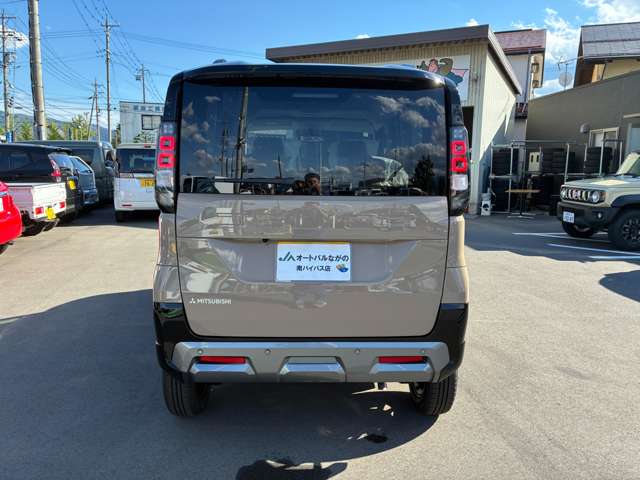 Mitsubishi Delica Mini 6