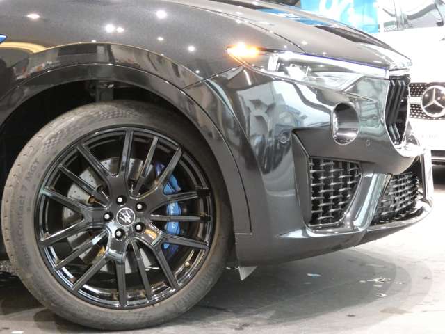Maserati Levante 5