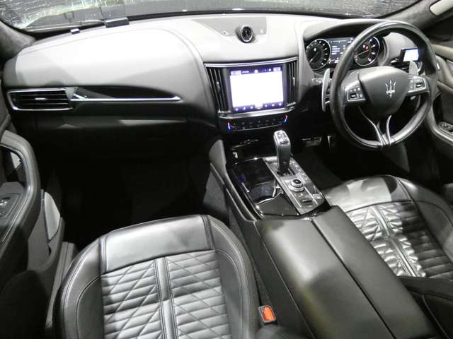 Maserati Levante 8