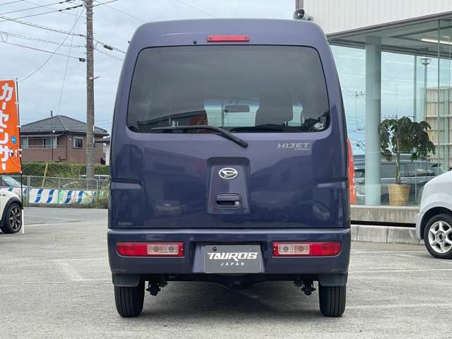 Daihatsu Hijet Cargo 11