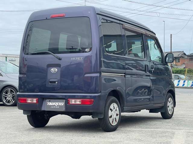 Daihatsu Hijet Cargo 10