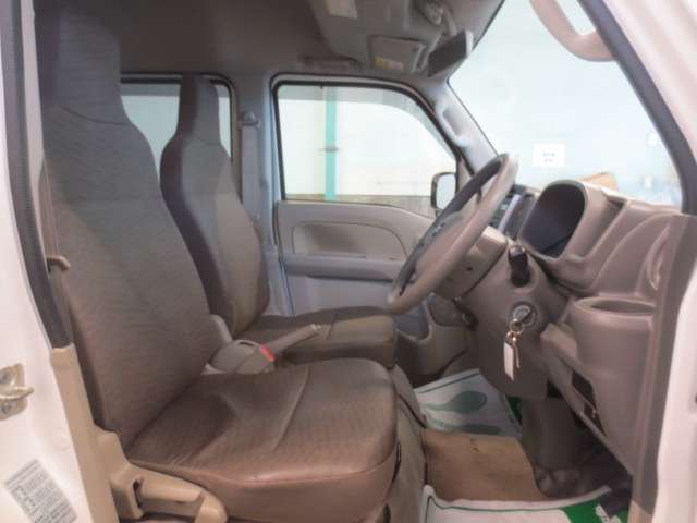 Nissan NV100 Clipper 6