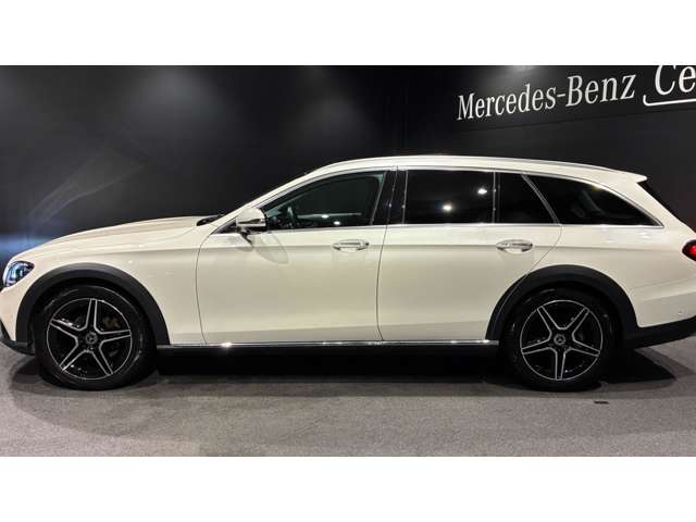 Mercedes-Benz E-Class All-Terrain 2