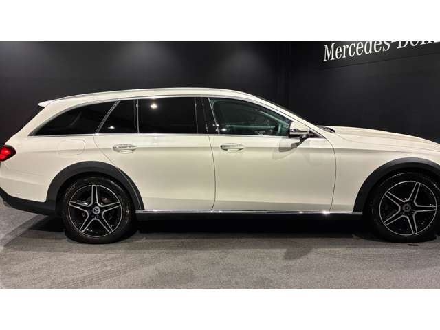 Mercedes-Benz E-Class All-Terrain 3