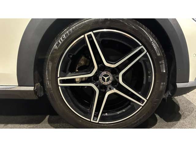 Mercedes-Benz E-Class All-Terrain 9