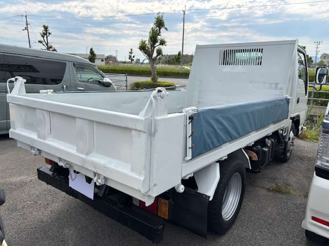 Isuzu Elf Dump 10