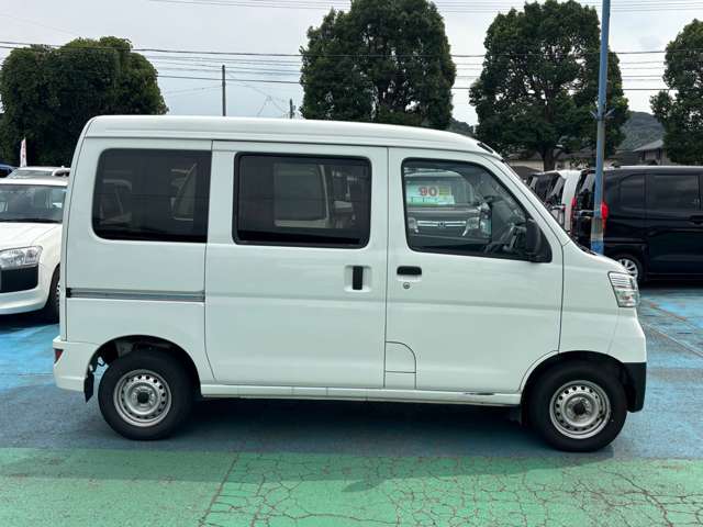 Daihatsu Hijet Cargo 3