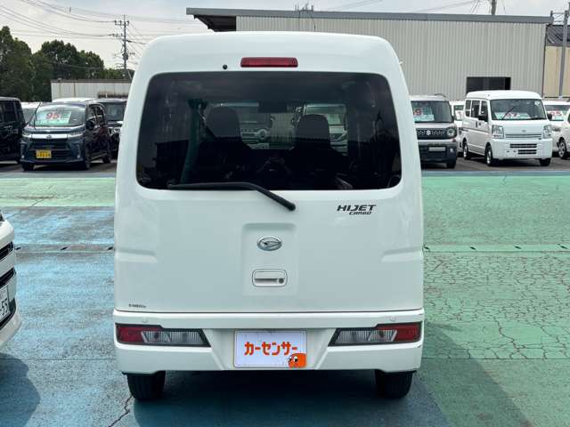 Daihatsu Hijet Cargo 7