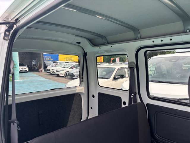Daihatsu Hijet Cargo 10