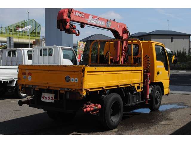 Isuzu Elf 8