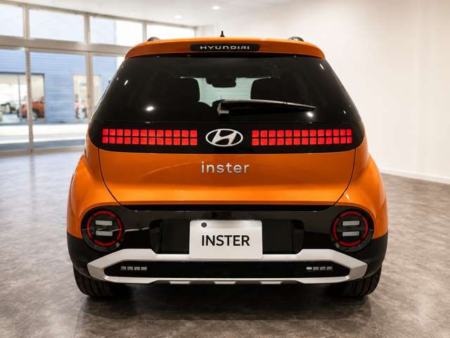 Hyundai インスター 12