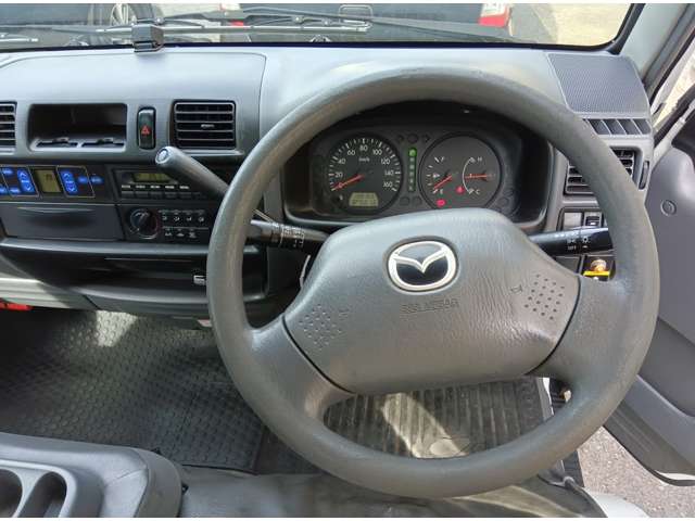 Mazda Bongo Truck 2
