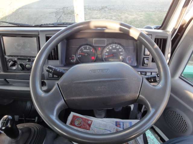 Isuzu Elf 4
