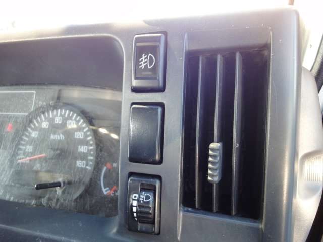 Isuzu Elf 8