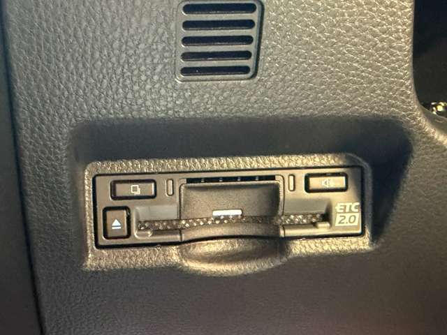 Toyota Noah 5