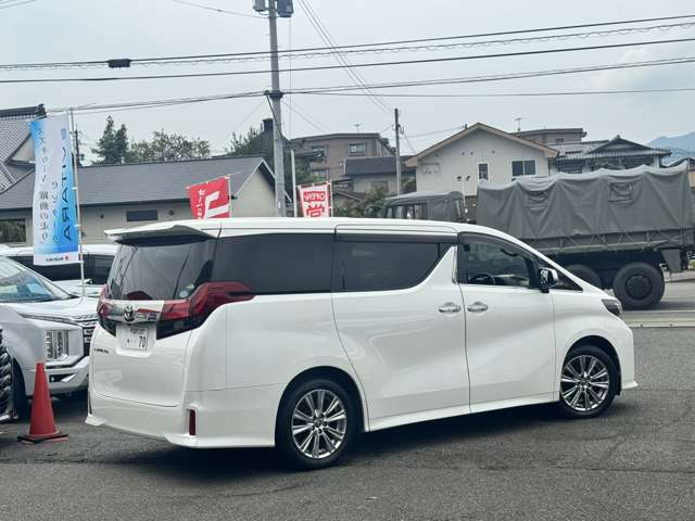Toyota Alphard 11