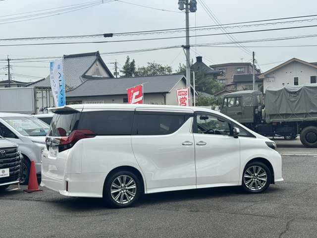 Toyota Alphard 12