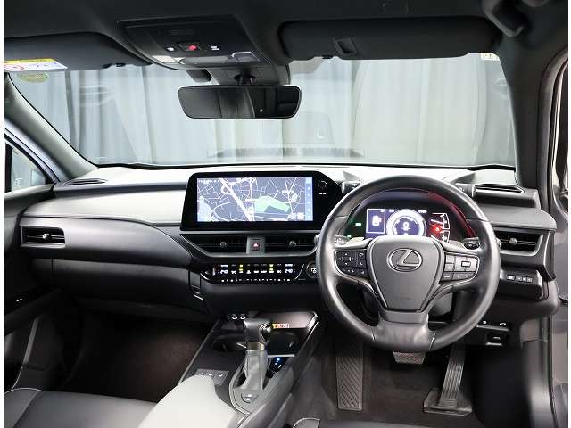 Lexus UX 7