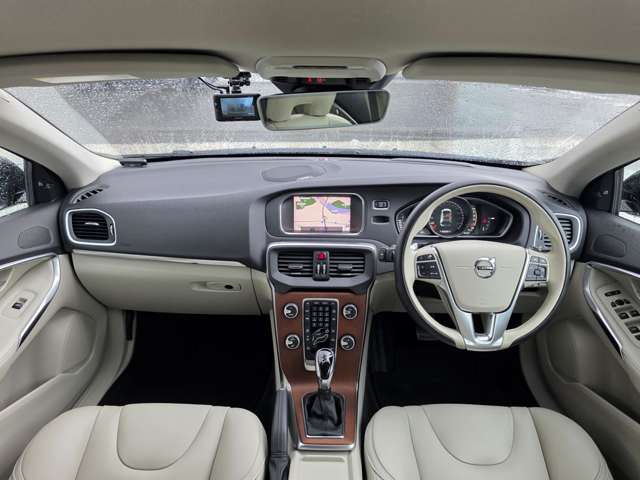 Volvo V40 Cross Country 5