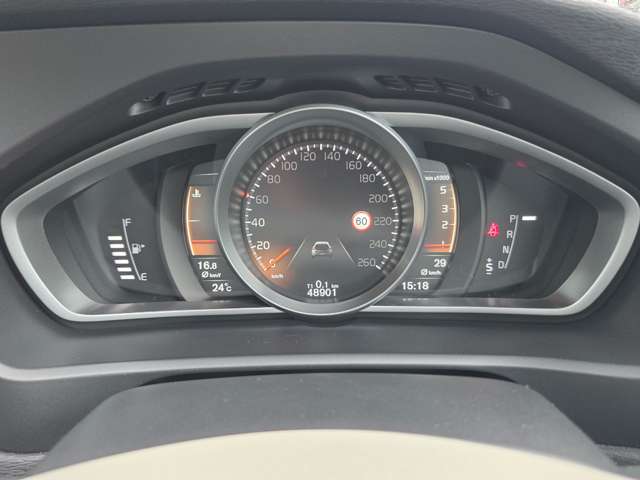 Volvo V40 Cross Country 8