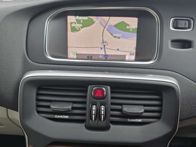 Volvo V40 Cross Country 9