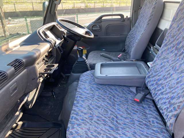 Isuzu Elf 7