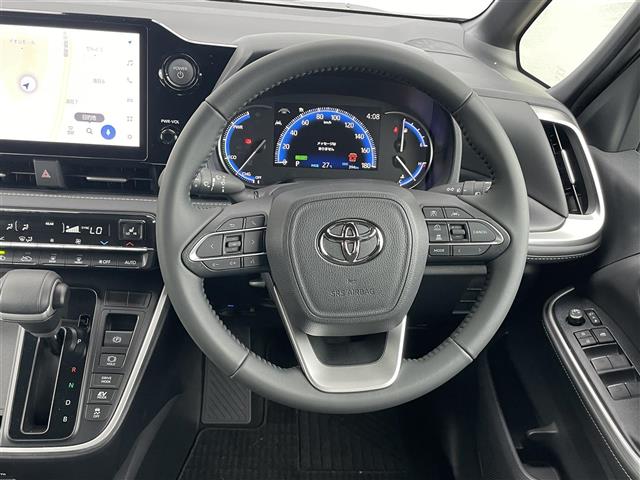 Toyota Noah 8