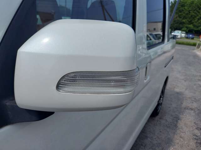 Daihatsu Hijet Deck Van 9