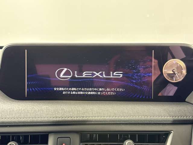 Lexus UX 5