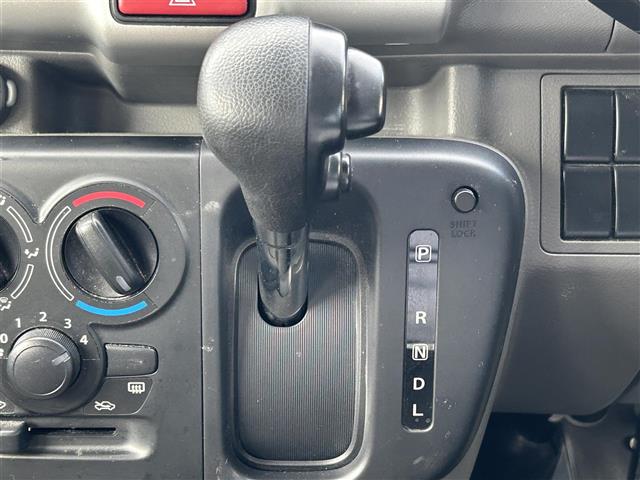 Nissan NV100 Clipper 11