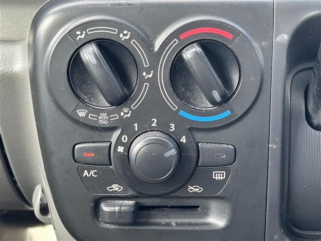 Nissan NV100 Clipper 10