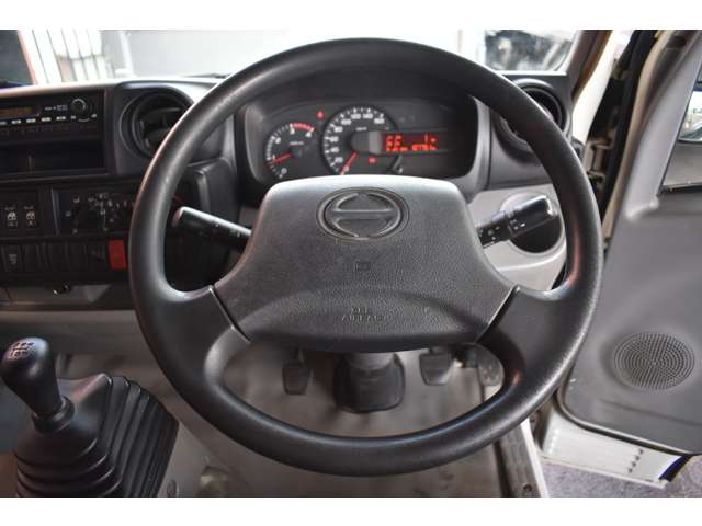 Hino Dutro 5