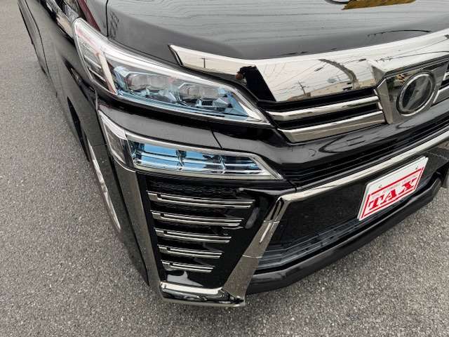 Toyota Vellfire 12