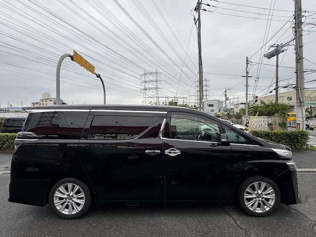 Toyota Vellfire 8