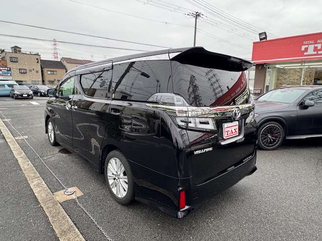 Toyota Vellfire 9