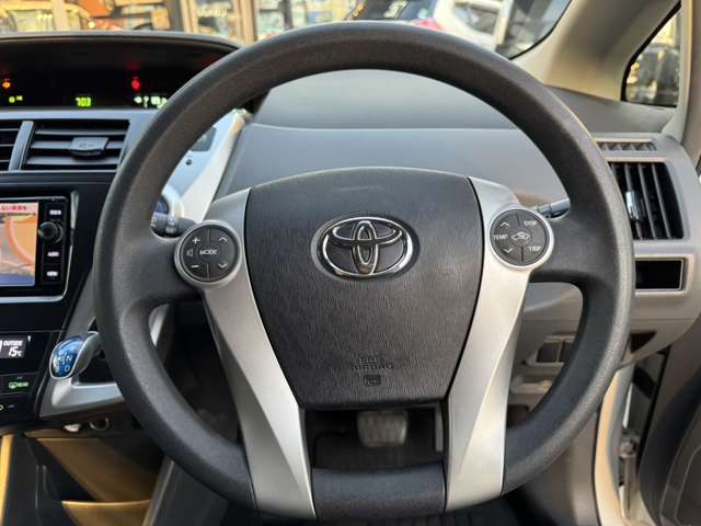 Toyota Prius α 6