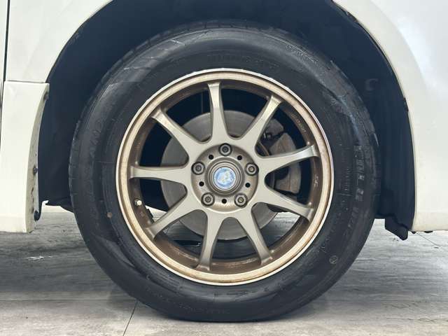 Toyota Voxy 6