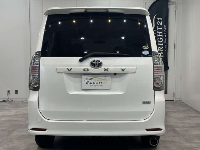 Toyota Voxy 7