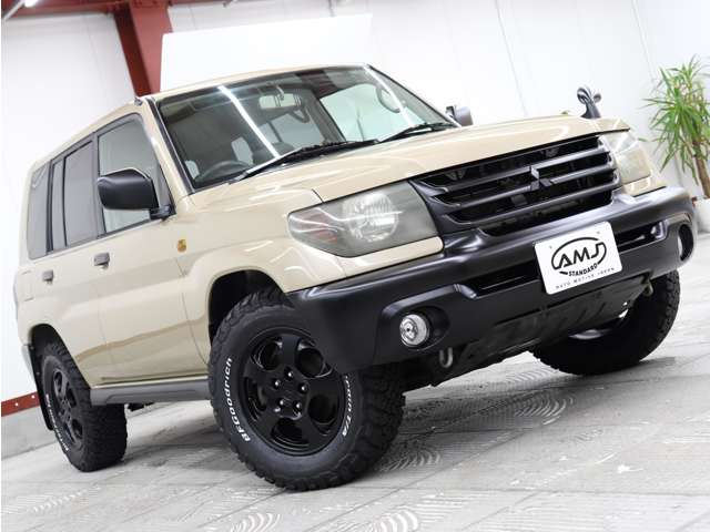 Mitsubishi Pajero iO 11