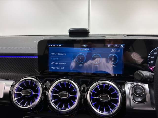 Mercedes-Benz GLB 11