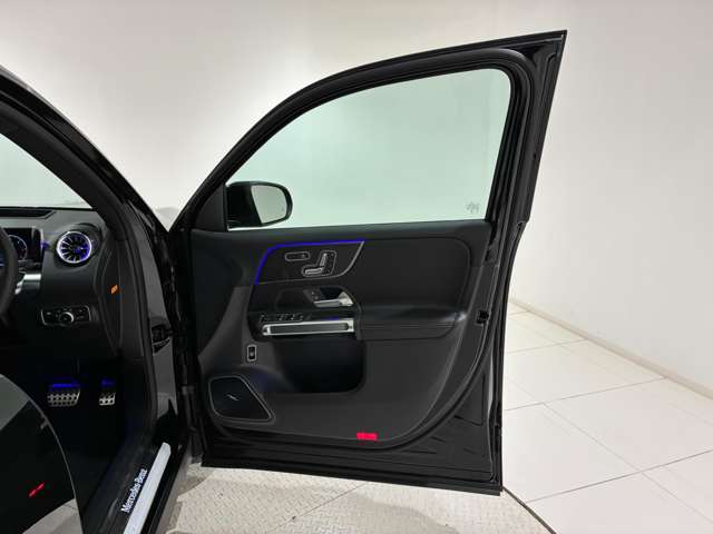 Mercedes-Benz GLB 7
