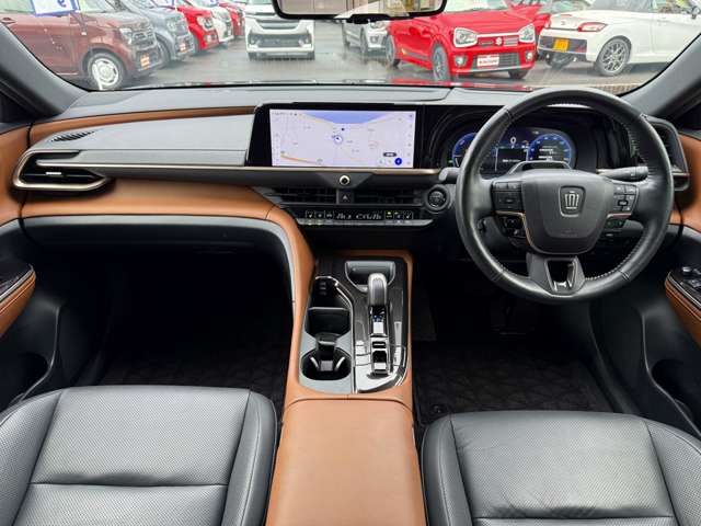 Toyota Crown Crossover 12