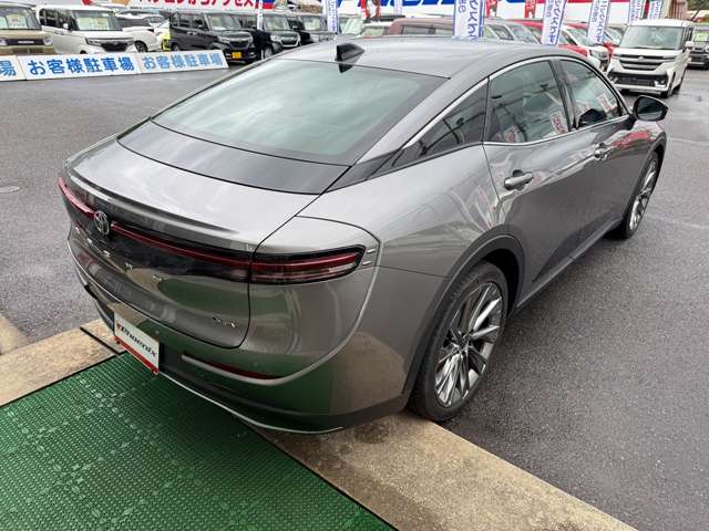 Toyota Crown Crossover 6