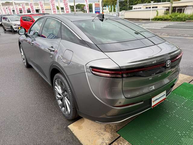 Toyota Crown Crossover 8