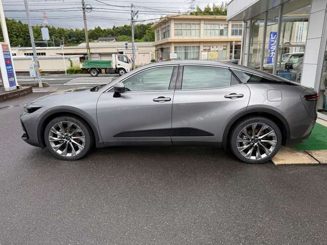 Toyota Crown Crossover 9