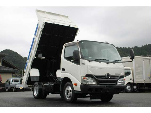 Hino Dutro 5