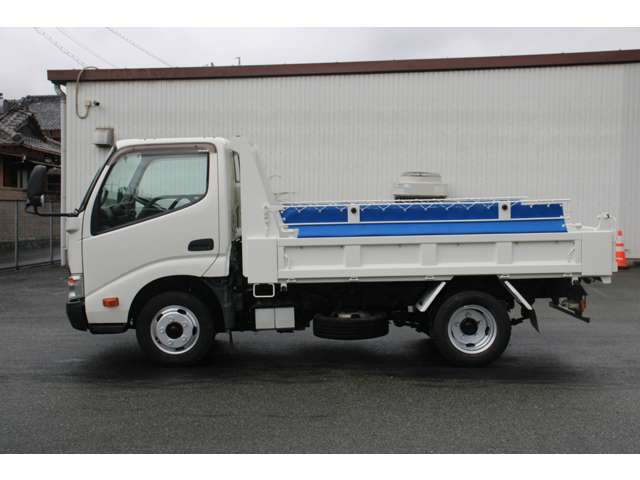 Hino Dutro 8