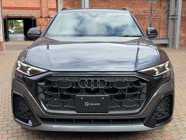 Audi SQ8 4