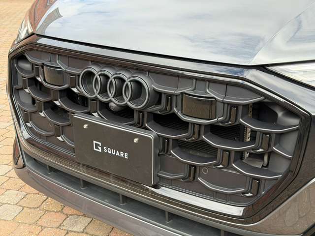 Audi SQ8 6