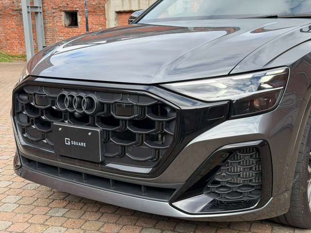 Audi SQ8 7